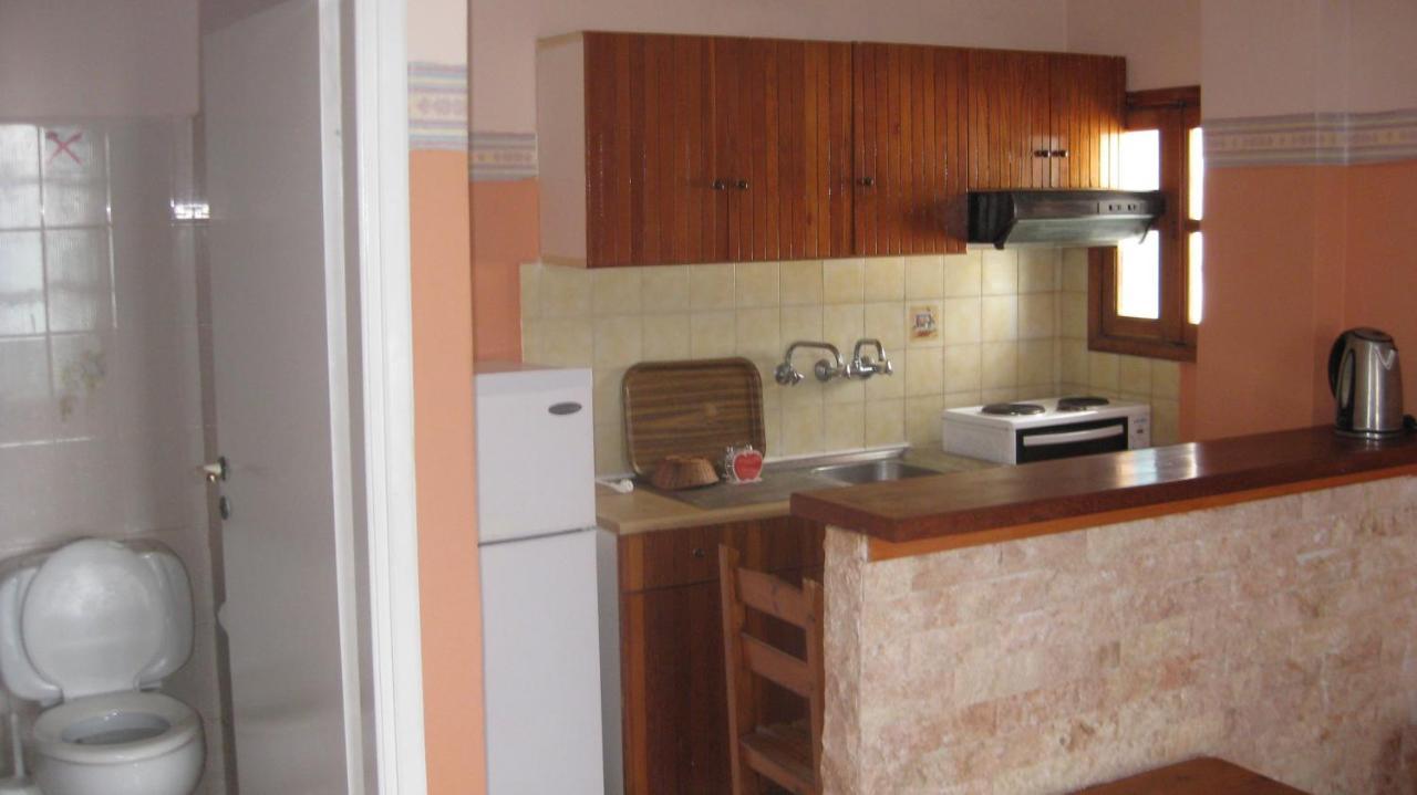Theodora Apart otel Makrýgialos Dış mekan fotoğraf