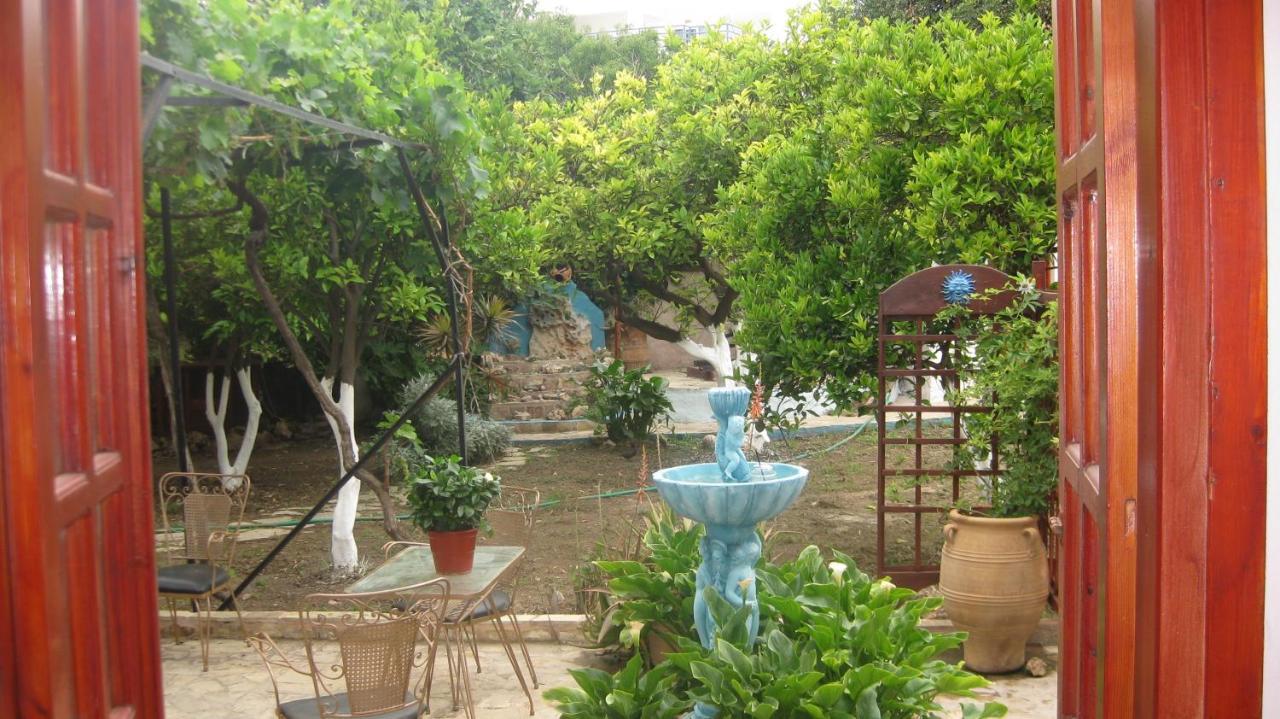 Theodora Apart otel Makrýgialos Dış mekan fotoğraf