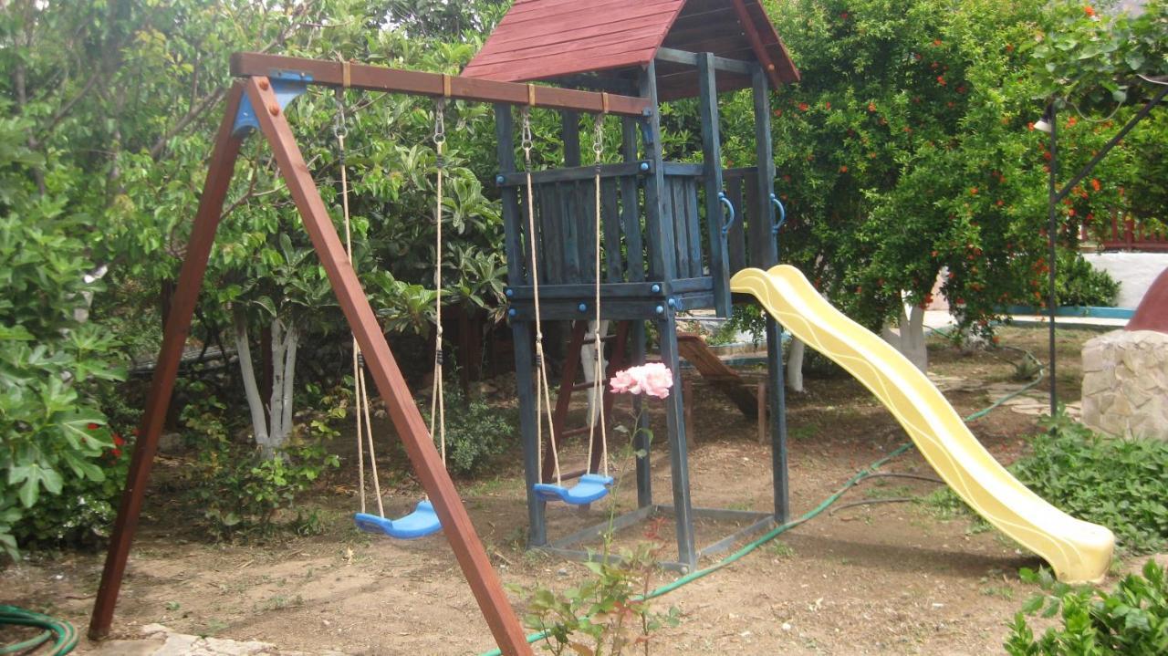 Theodora Apart otel Makrýgialos Dış mekan fotoğraf