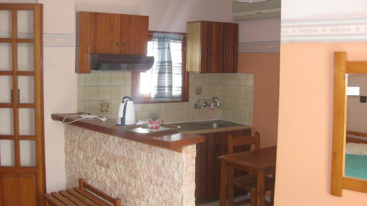 Theodora Apart otel Makrýgialos Dış mekan fotoğraf